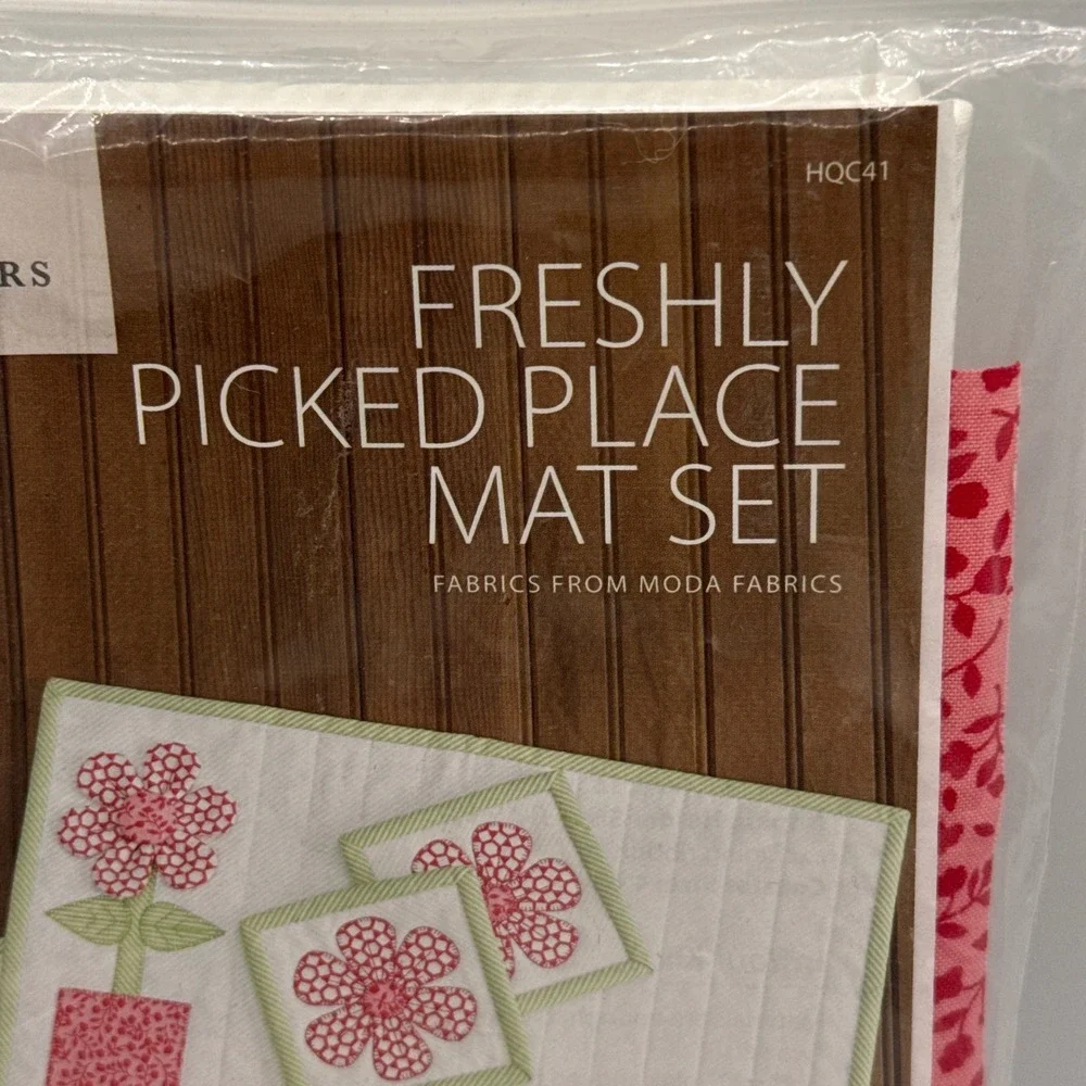 Annie's Holiday Quilters Club Freshly Picked Place Mat Set Moda Fabrics HQC41